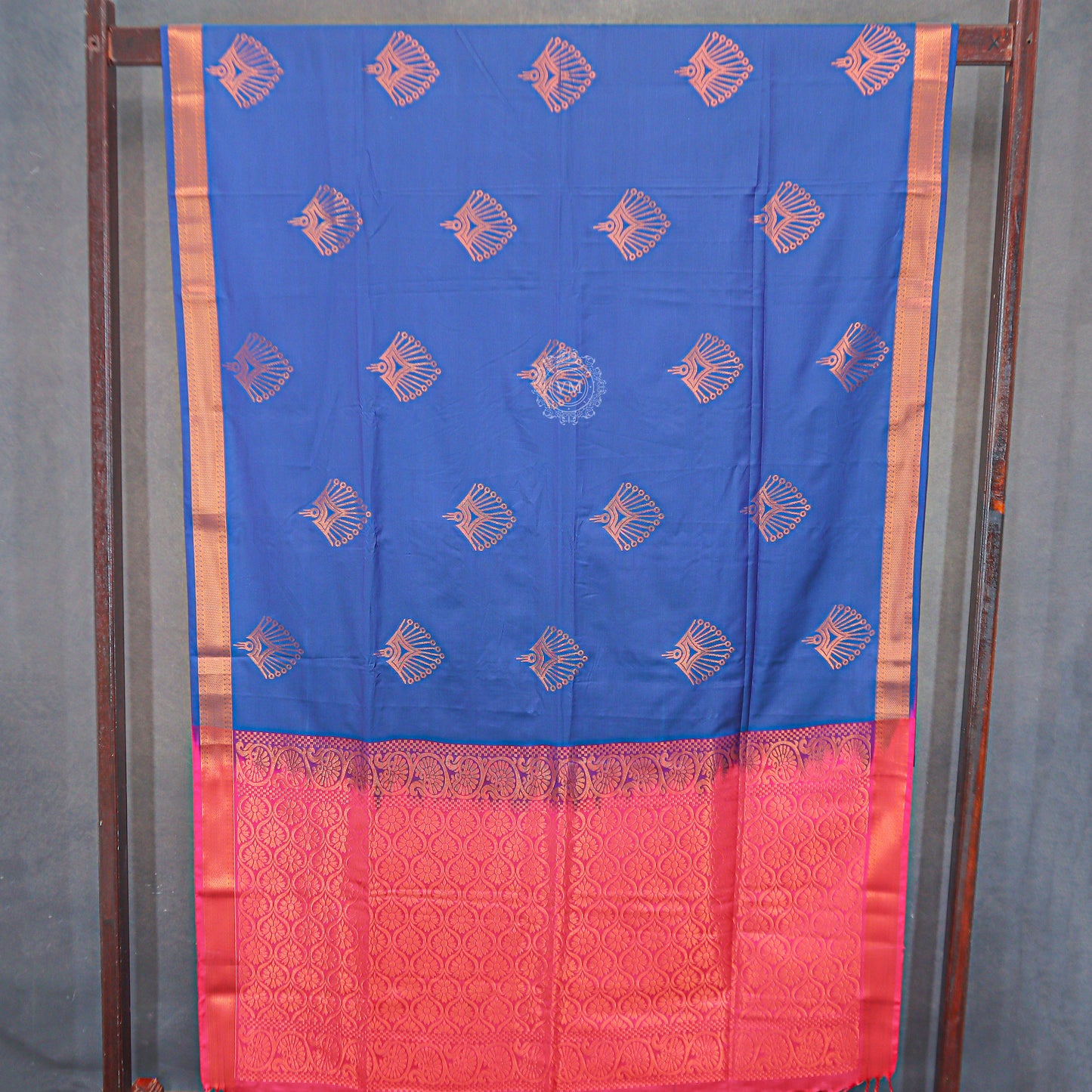 VM23083504 Blue with pinkish Semi soft silk saree