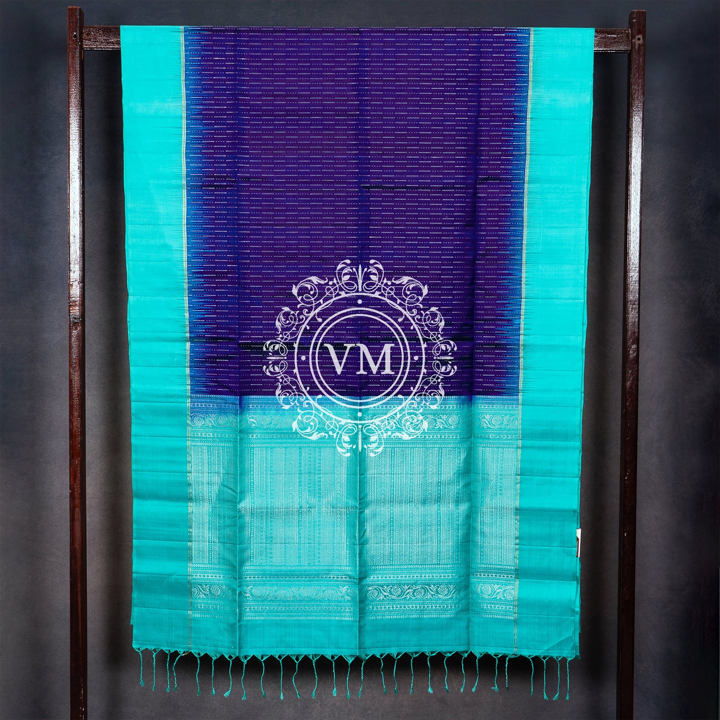 HSS29 Beautiful Pattern Design Indigo Silk With Turquoise Border