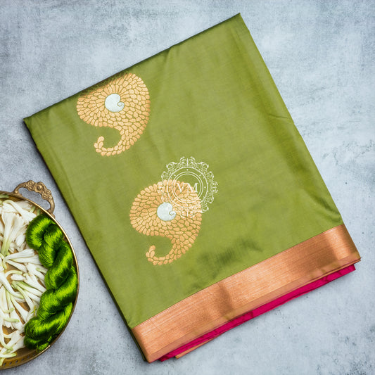SS73 Light Green Soft Silk Saree With Traditional Border