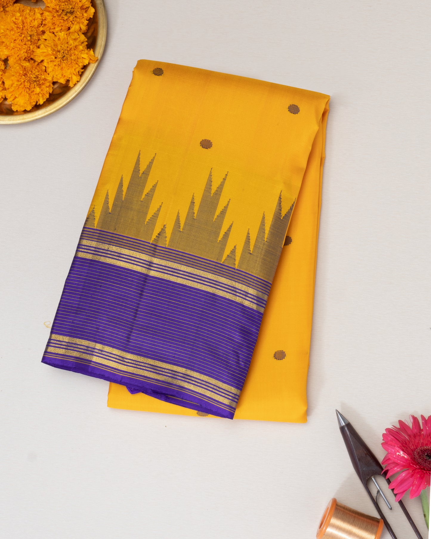 LEMON YELLOW COLOUR KANCHIPURAM KORVAI SILK SAREE