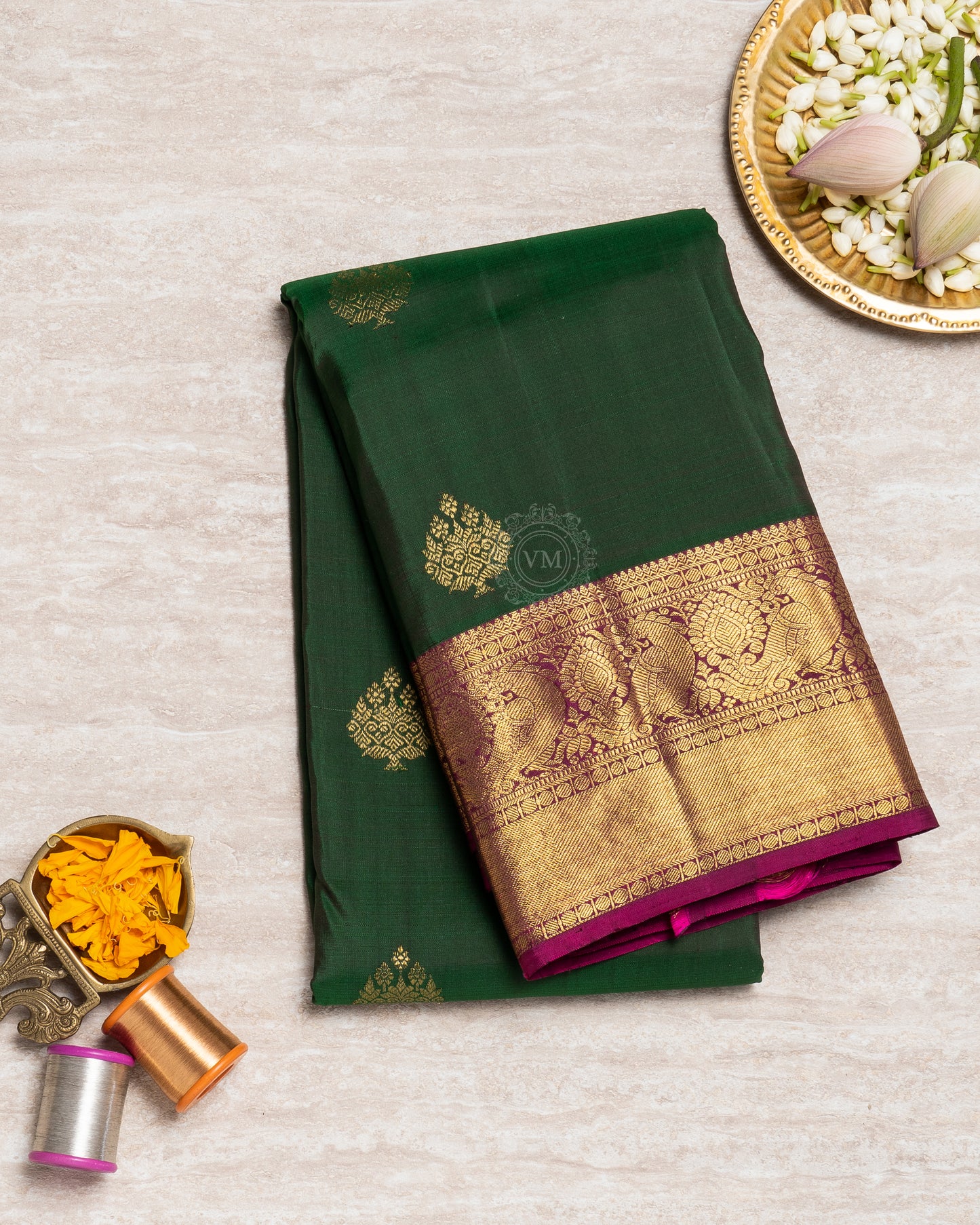 BOTTLE GREEN COLOUR KANCHIPURAM TRADITIONAL SILK SAREE