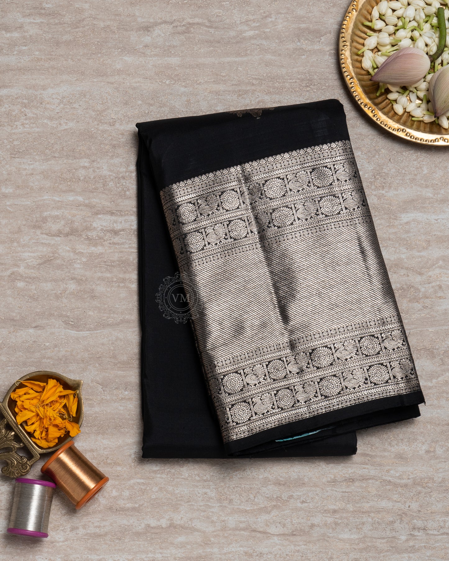 BLACK COLOUR KANCHIPURAM TRADITIONAL SILK SAREE