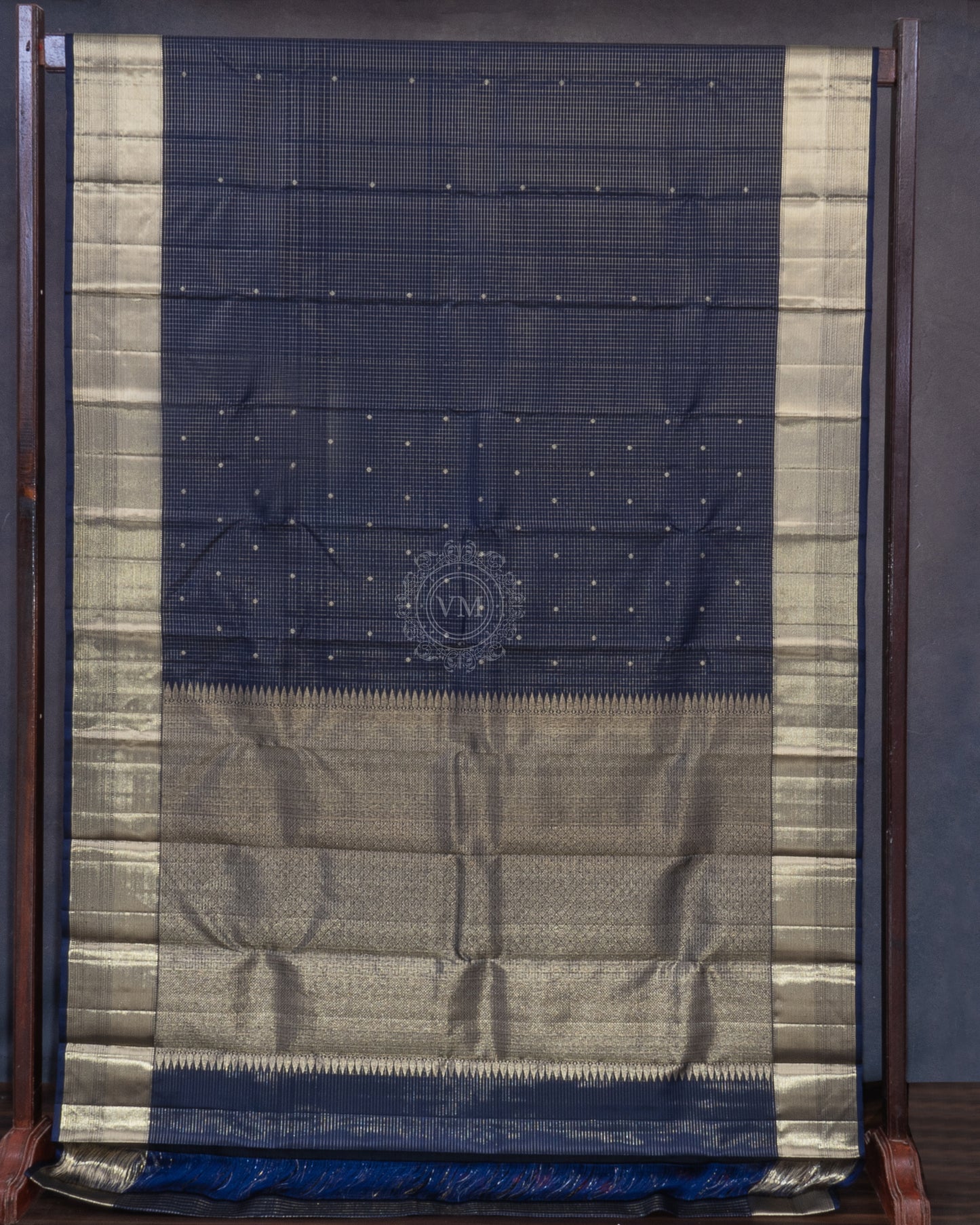 BRIGHT GREY COLOUR KANCHIPURAM TRADITIONAL SILK SAREE