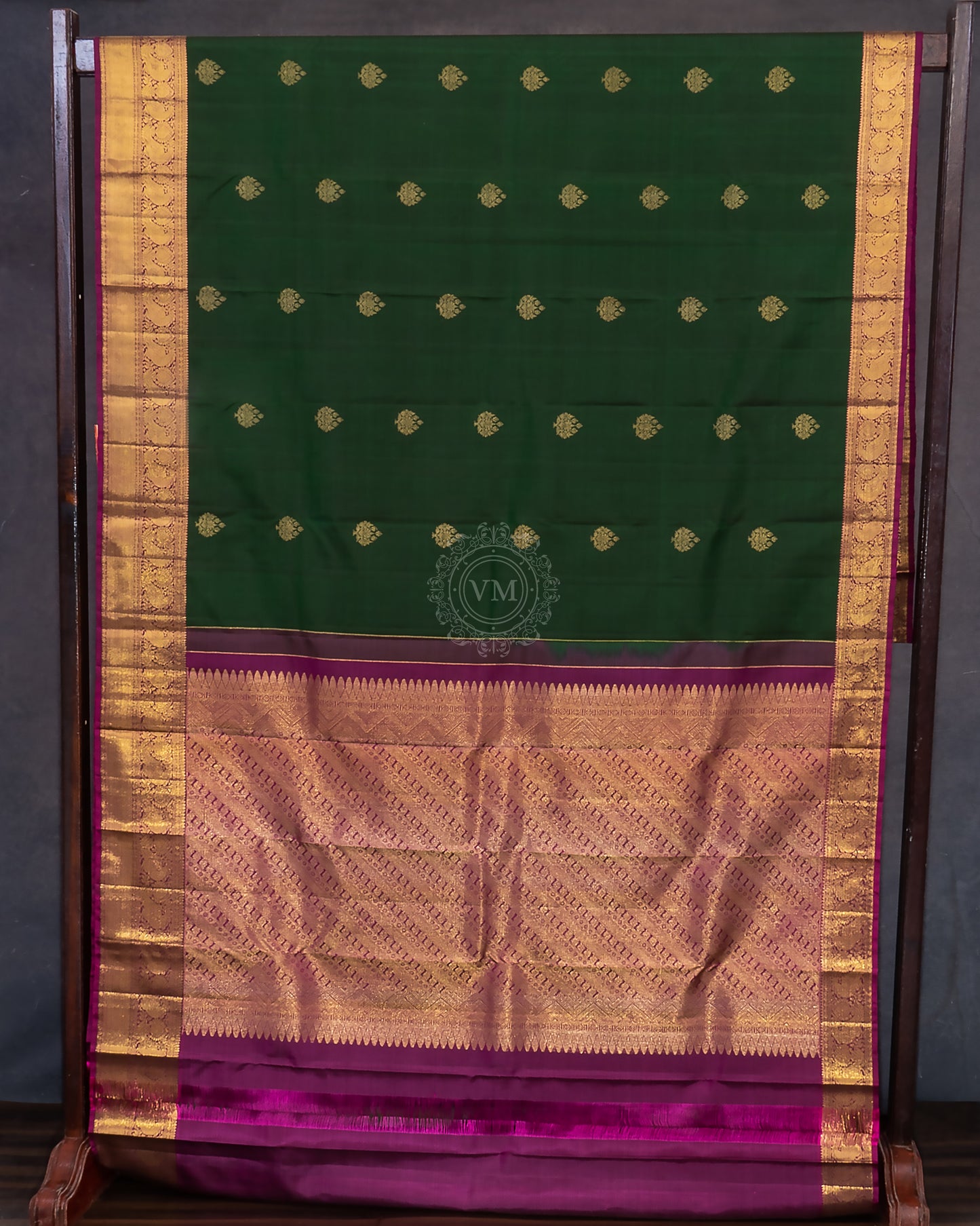 BOTTLE GREEN COLOUR KANCHIPURAM TRADITIONAL SILK SAREE