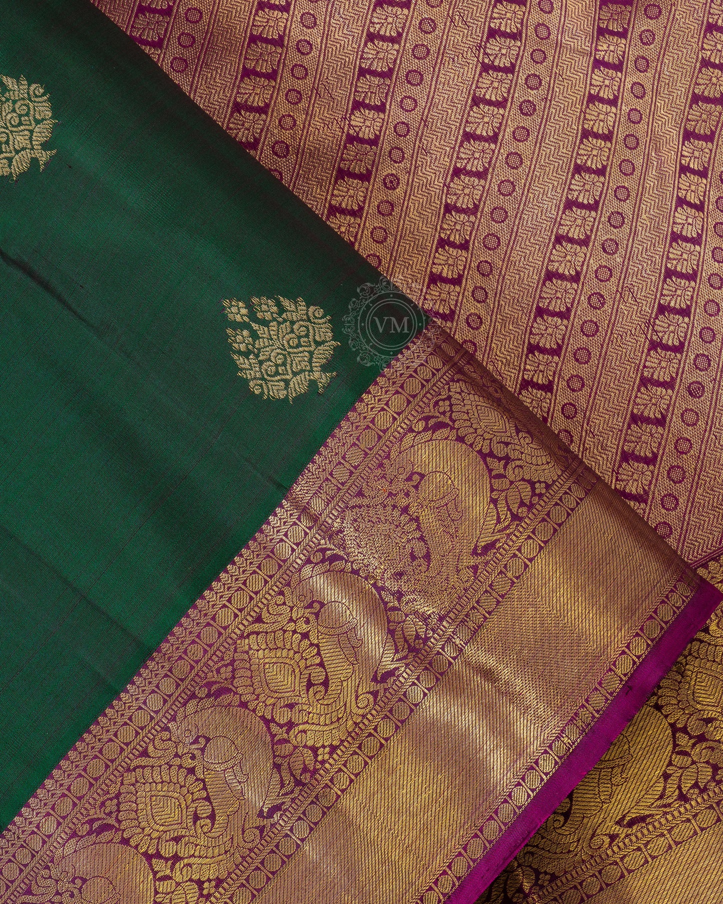 BOTTLE GREEN COLOUR KANCHIPURAM TRADITIONAL SILK SAREE