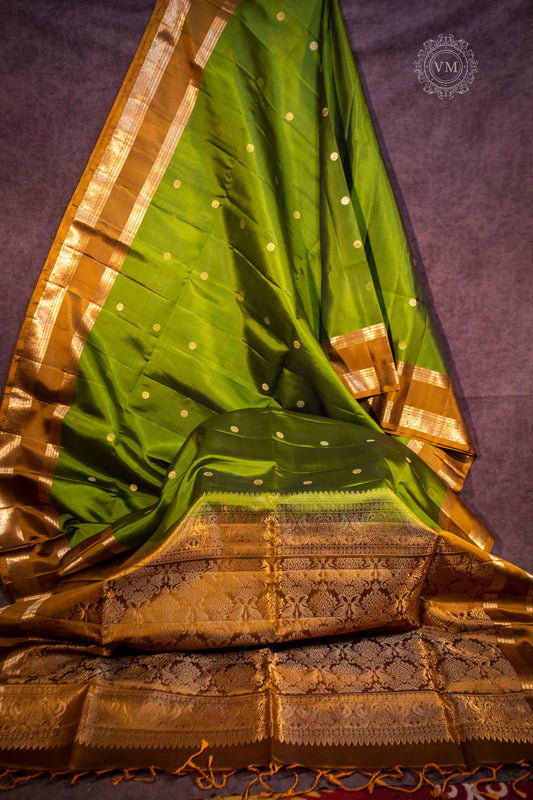 Trendy Green Handloom Soft Silk Saree