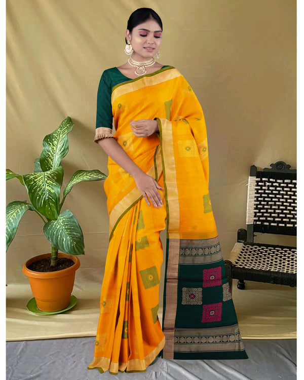 Handloom Silk cotton saree Gold Drop and  Bottle green colour pallu