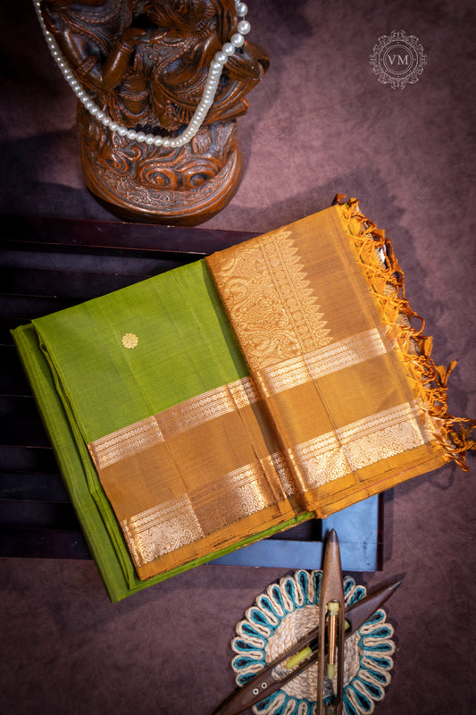 Trendy Green Handloom Soft Silk Saree