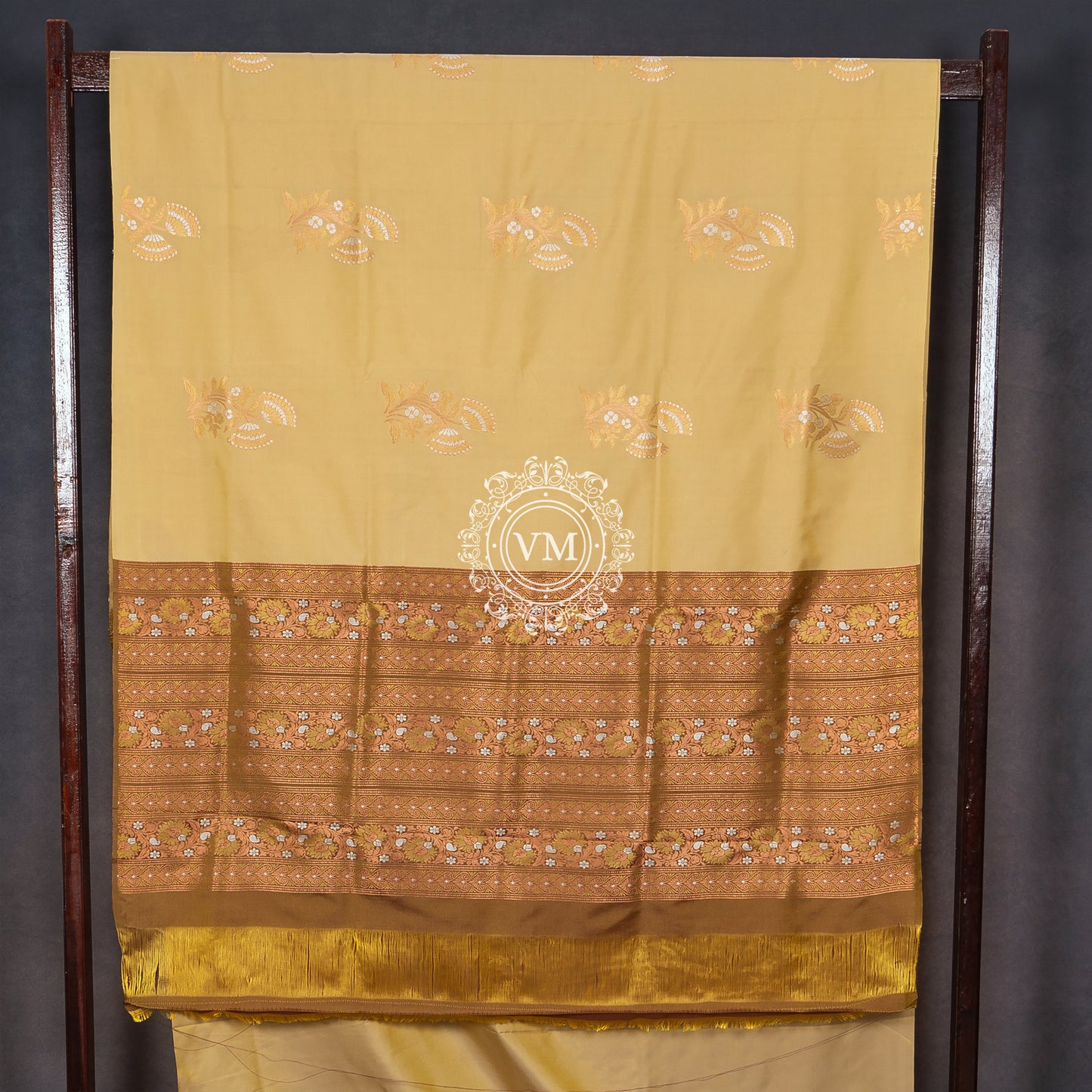 SS61 Floral Design Motif  Ivory Soft Silk Saree