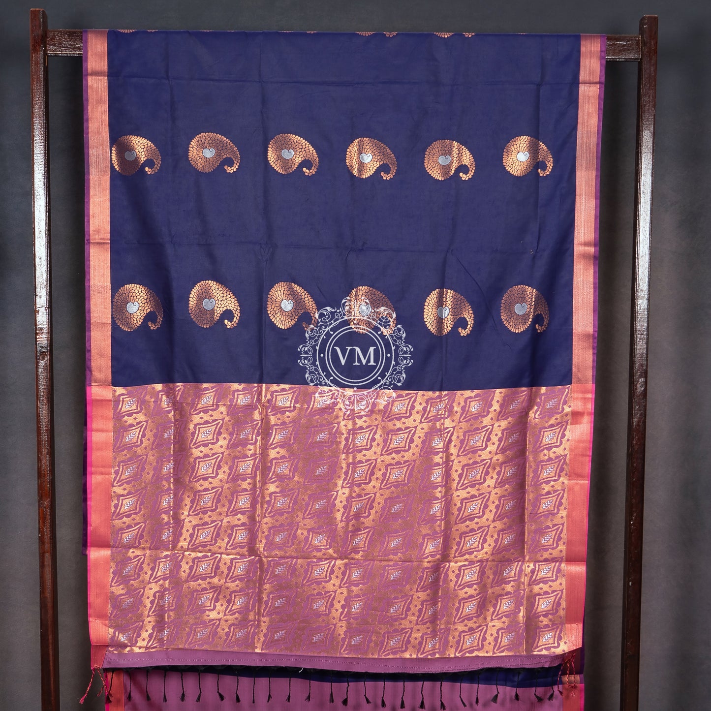 SS69 Paisley Gold Zari Motif Design With Dark Blue Soft Silk Saree